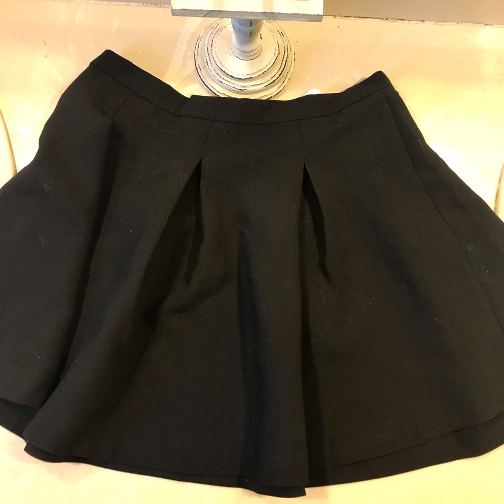 Black pleated skirt NWT